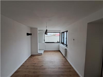 Apartament cu 2 camere, semidecomandat, situat in cartierul Intre Lacuri!