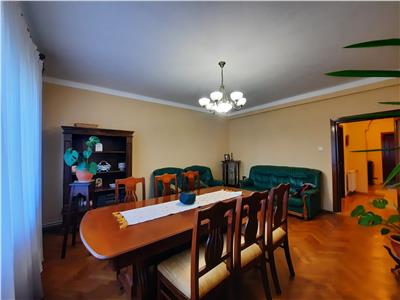 Apartament cu 4 camere, 110 mp, situat in cartierul Andrei Muresanu!