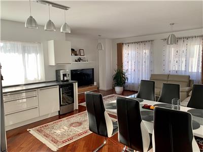 Apartament 2 camere,69 mp, situat pe strada Borhanciului!